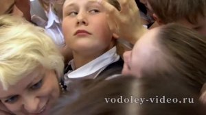 Выпускной в начальной школе.   Прощание с учителем