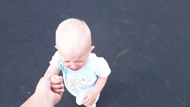 Что делать, если ребенок закатывает истерики? смотреть онлайн