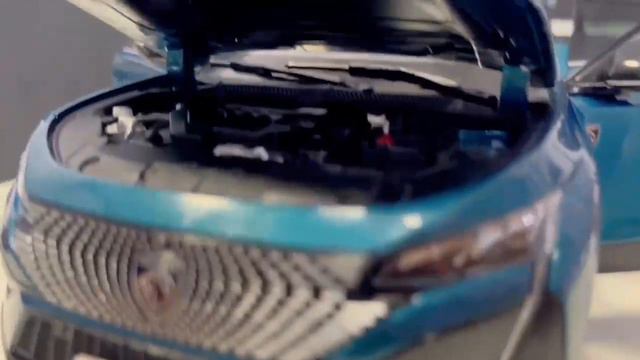 Unboxing of 1:18 Scale 2023 Peugeot 408X Diecast Model In Blue смотреть онлайн