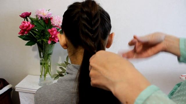 Хвост из объемной косы/ Коса из хвостиков/ Pull through ponytail braid смотреть онлайн