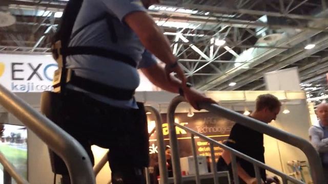 Messe Dusseldorf 2013 - экзосклет в действии! смотреть онлайн