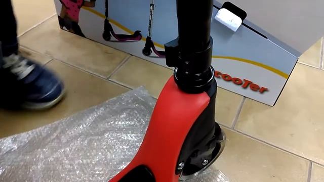 Сборка детского самоката Scooter смотреть онлайн