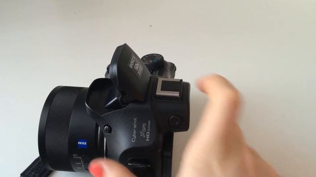 Prise en main : Sony DSC-HX 400v смотреть онлайн