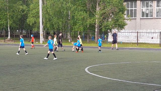 Кубок ЛДПР Серов - Североуральск 1 тайм. 02.06.2022 смотреть онлайн