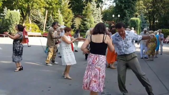 И НАШЕ СЧАСТЬЕ ЕЩЕ БУДЕТ ВПЕРЕДИ 6.08.2023 ХАРЬКОВ ТАНЦЫ смотреть онлайн