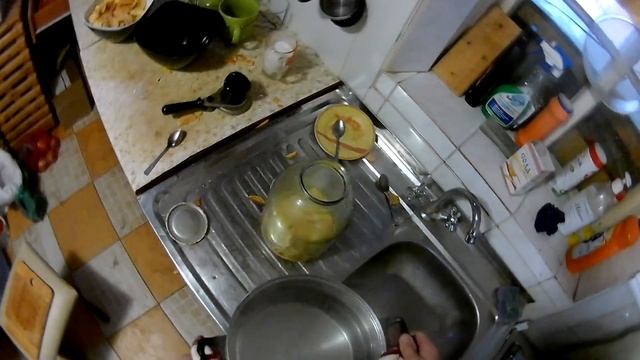 Как делать компот из айвы в термоплексе. Весь процесс смотреть онлайн