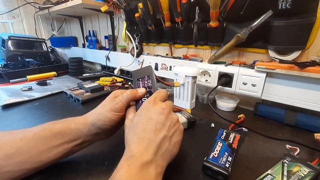 Аккумуляторы Li-Ion, Li-Pol, Ni-mh, Ni-cd. Информация начинающим моделистам. смотреть онлайн