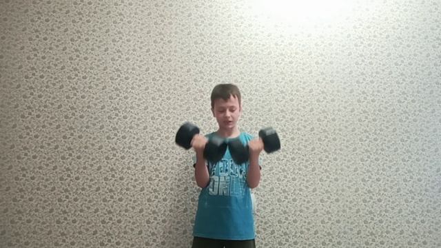 поднятие гантелей на рекорд #спорт смотреть онлайн