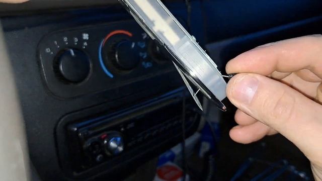 Как снять экран от холодильника Whirlpool. смотреть онлайн