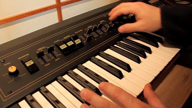 Yamaha SK-10 string/organ/brass synthesizer смотреть онлайн