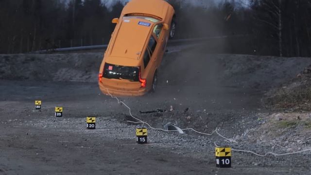 Volvo Crash Test Run Off Road Ditch 80 km/h смотреть онлайн