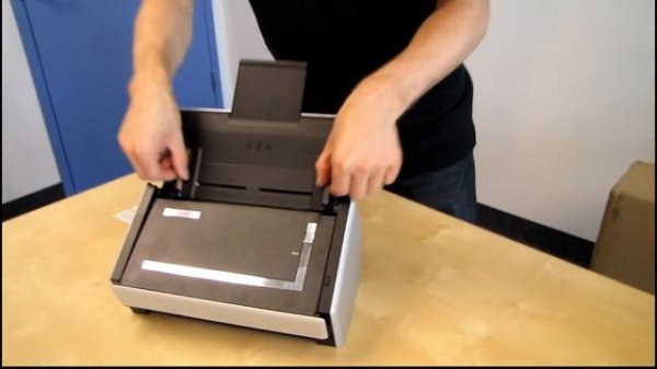 Fujitsu Scansnap S1500 Scanner & Personal Document Organizer Unboxing & First Look Linus Tech Tips