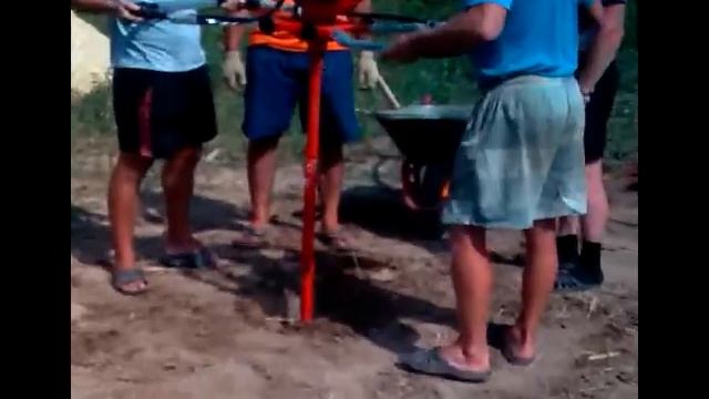 Бурим отверстия под фундамент по технологии ТИСЭ смотреть онлайн