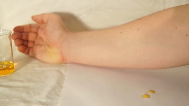 Химический порез - Реакция получения искусственной крови! смотреть онлайн