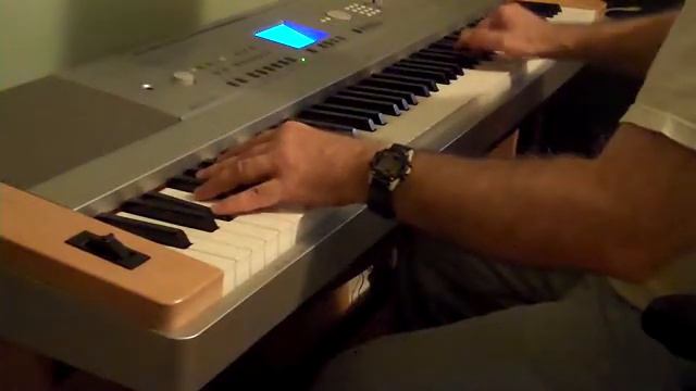 Linus and Lucy on Yamaha DGX-640 Digital Grand Piano смотреть онлайн
