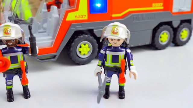 МАШИНКА Пожарных Playmobil и Пожарный Даник - Бригада пожарных в кейсе. Машинки для детей смотреть онлайн