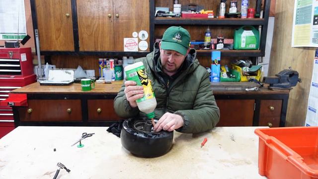How to use Tyre Sealant Tire Slime Easy Repair Tutorial Instructions Oko Mower Wheelbarrow Tractor смотреть онлайн