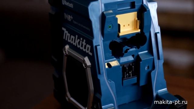 Makita DMR112 Аккумуляторное радио от Макита | Обзор, комплектация, характеристики смотреть онлайн