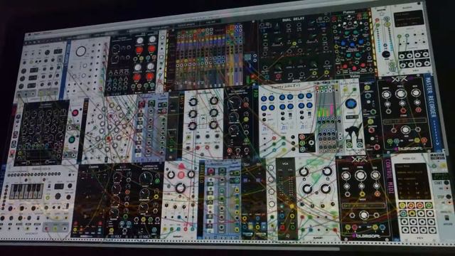 K0MANEC1 MDLRack | Eyes in Green смотреть онлайн