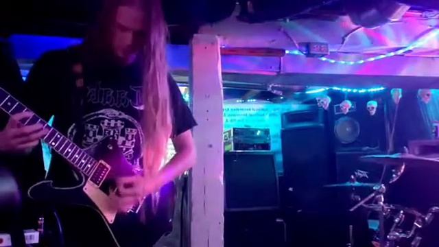 Mayhem Dead Playing Guitar Live? Vorstreus Practise