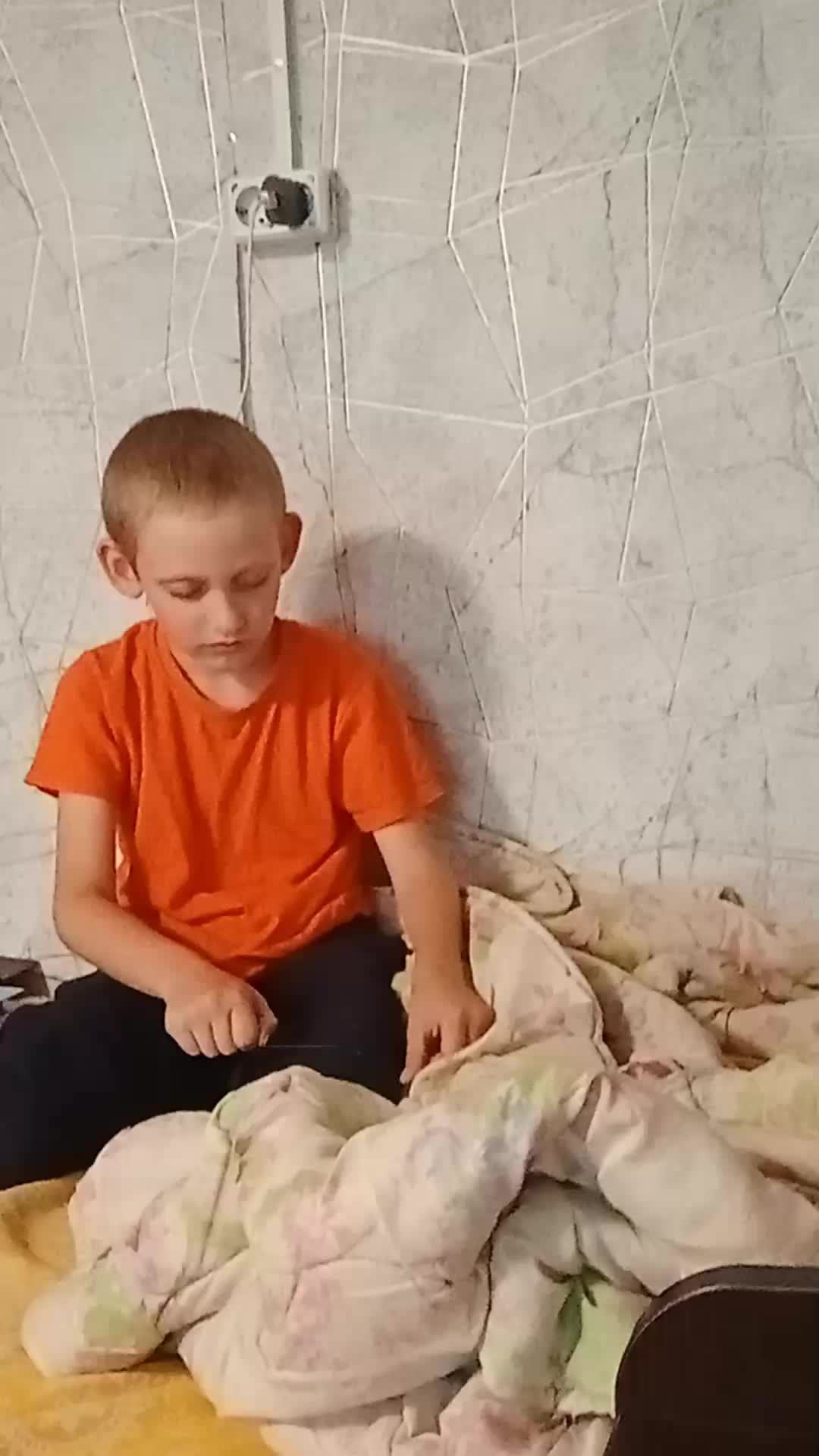отвечаю на вопросы Толика смотреть онлайн