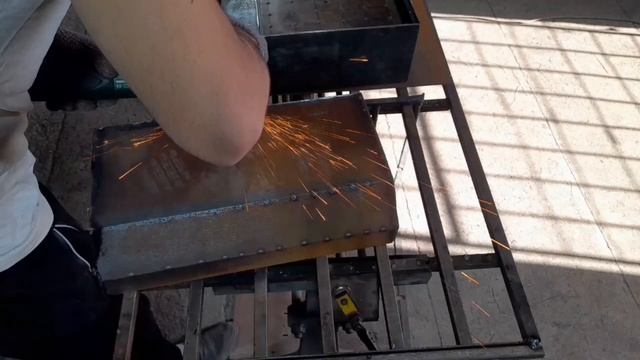 Мангал своими руками кусок металлов 2в1. Крутая идея для барбекю. смотреть онлайн