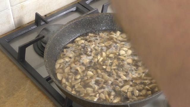 Возьмите пластиковую бутылку и грибы / Шикарная колбаса из одного ингредиента / Рецепты Другой Кухн смотреть онлайн
