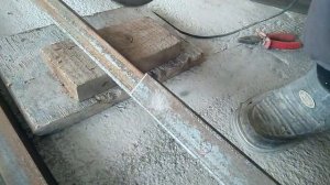 Как болгаркой ровно 90 градусов отрезать уголок