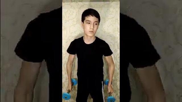 #5 минут Что будет если 5 мин без остановки поднимать 3кг гантели смотреть онлайн