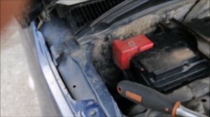 SUZUKI GRAND VITARA. Установка амортизаторов капота.