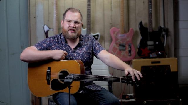 Reviewing and Appraising a 1972 Martin D-28....How does it sound and how much is it worth? смотреть онлайн