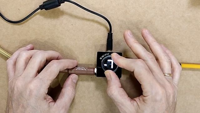 Супер маленькая педаль-тюнер: C10 от Swiff Audio смотреть онлайн