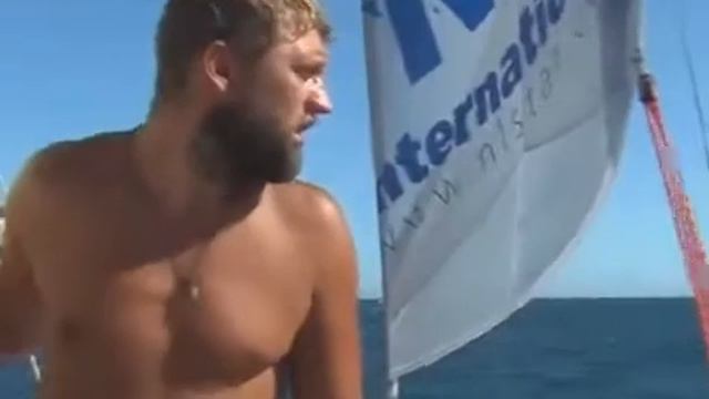 Тримаран покинул Мадагаскар, Евгений Ташкин смотреть онлайн
