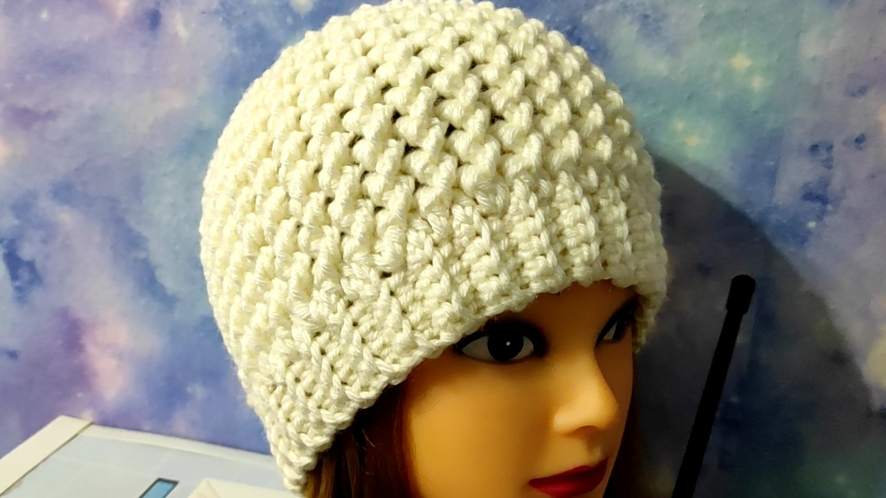 Осенняя шапка объёмным узором, крючком. Шапочка для начинающих. смотреть онлайн