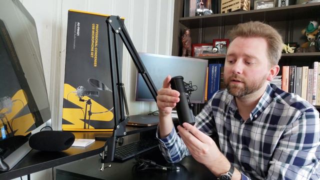 THE PODCAST MIC - Maono AU-PM421 Microphone Review смотреть онлайн
