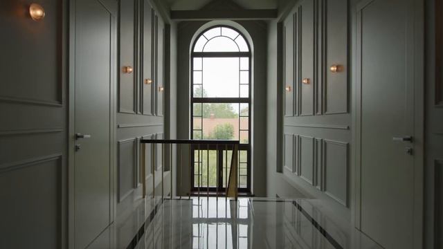 Обзор роскошного загородного дома со стеклянным камином смотреть онлайн