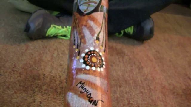 "Yawk Yawk Country" Eucalyptus Didgeridoo by Mugudun смотреть онлайн