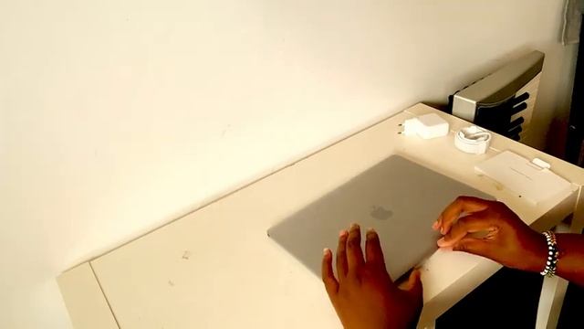 I Unboxing Macbook Air M1 chip 2020 Space Gray I смотреть онлайн