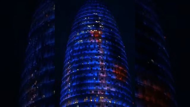 Torre Agbar in Barcelona смотреть онлайн