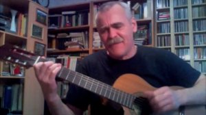 Паровоз по рельсам мчится