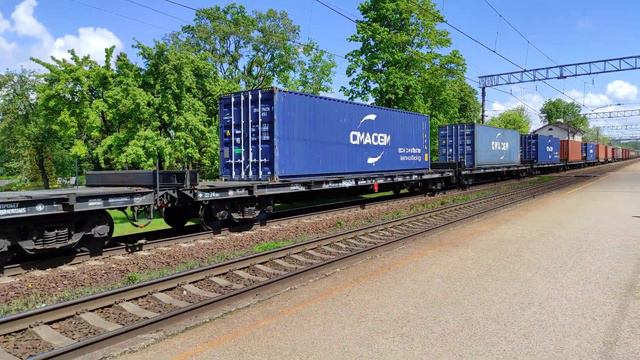 2M62UM vilciens Salaspilī. Грузовой поезд 2М62УМ на станции Саласпилс. смотреть онлайн