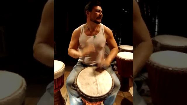 James Mack from Cirque du soleil djembe solo on a 14 " goat skin Lengue Guinea djembe mackdrums.com смотреть онлайн