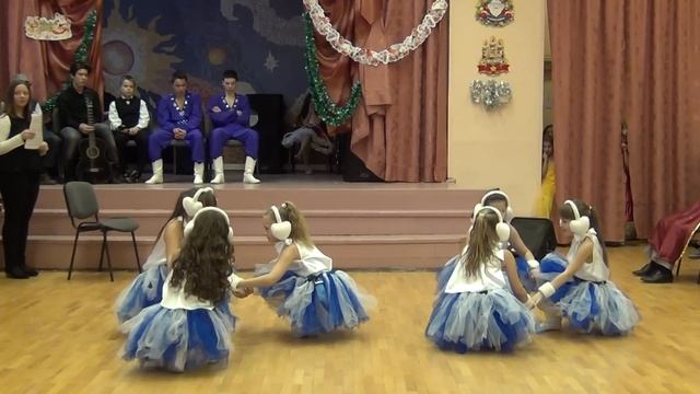Танец на Новый год. Шапки-ушанки. 28.12.2015 смотреть онлайн
