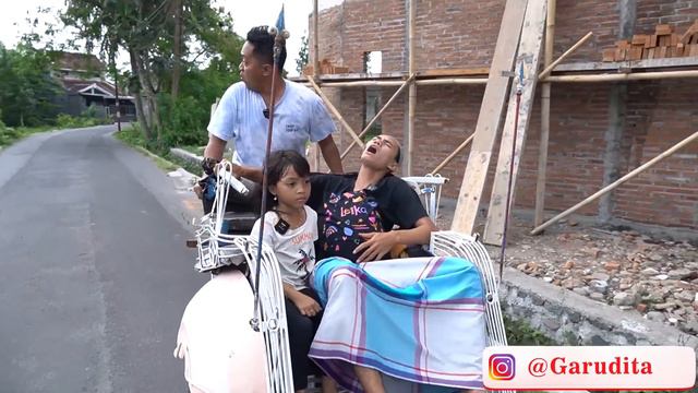 TOMPEL MELAHIRKAN DI ATAS BECAK 😱😱 KENA KUTUKAN BUNDA LEIKA смотреть онлайн