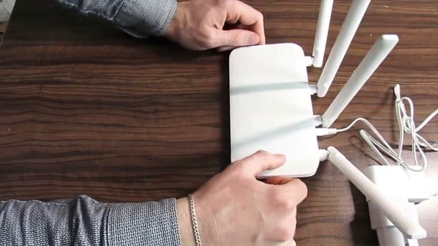 ? Роутер Xiaomi 4C, слуховой аппарат Powertone F-138 / Unpack ? смотреть онлайн