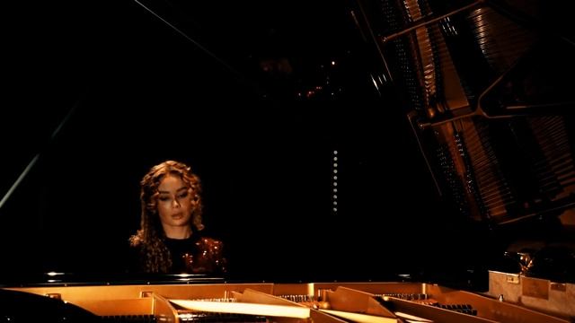 Johann Strauss II - The Blue Danube Waltz смотреть онлайн
