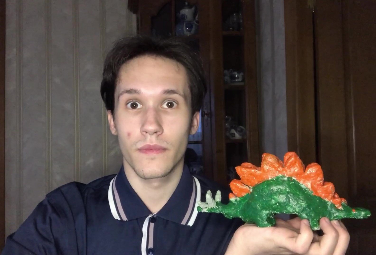 Необычный ящер Юрского периода: леплю из глины стегозавра смотреть онлайн