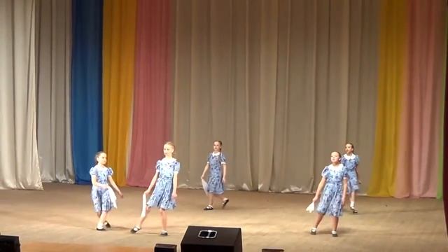 Танцевальный ансамбль "Карусель"Карусель". "Военный вальс", 2015 г. смотреть онлайн