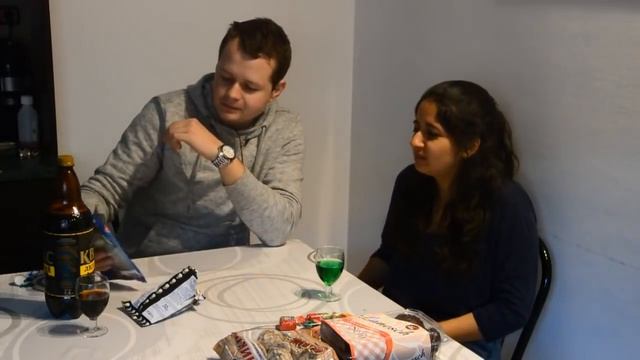 ИСПАНКА ПРОБУЕТ РУССКУЮ ЕДУ!