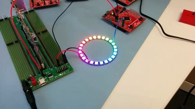 RGB WS2812 LEDs using the TI-RTOS SPI driver смотреть онлайн
